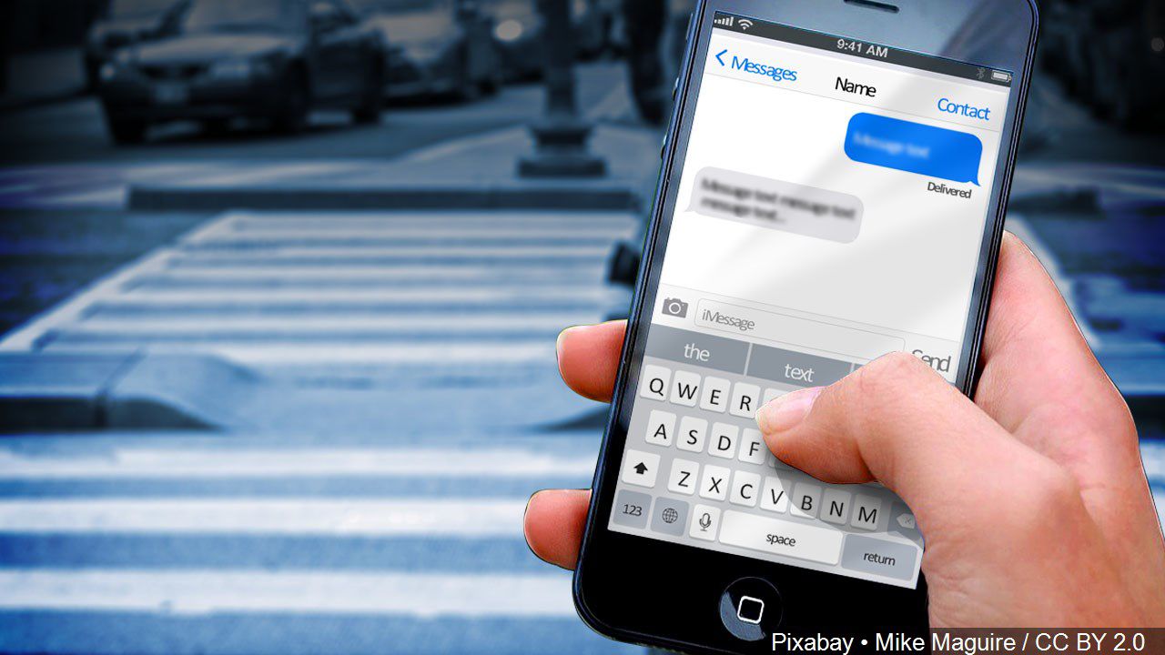 TEXTING AND WALKING